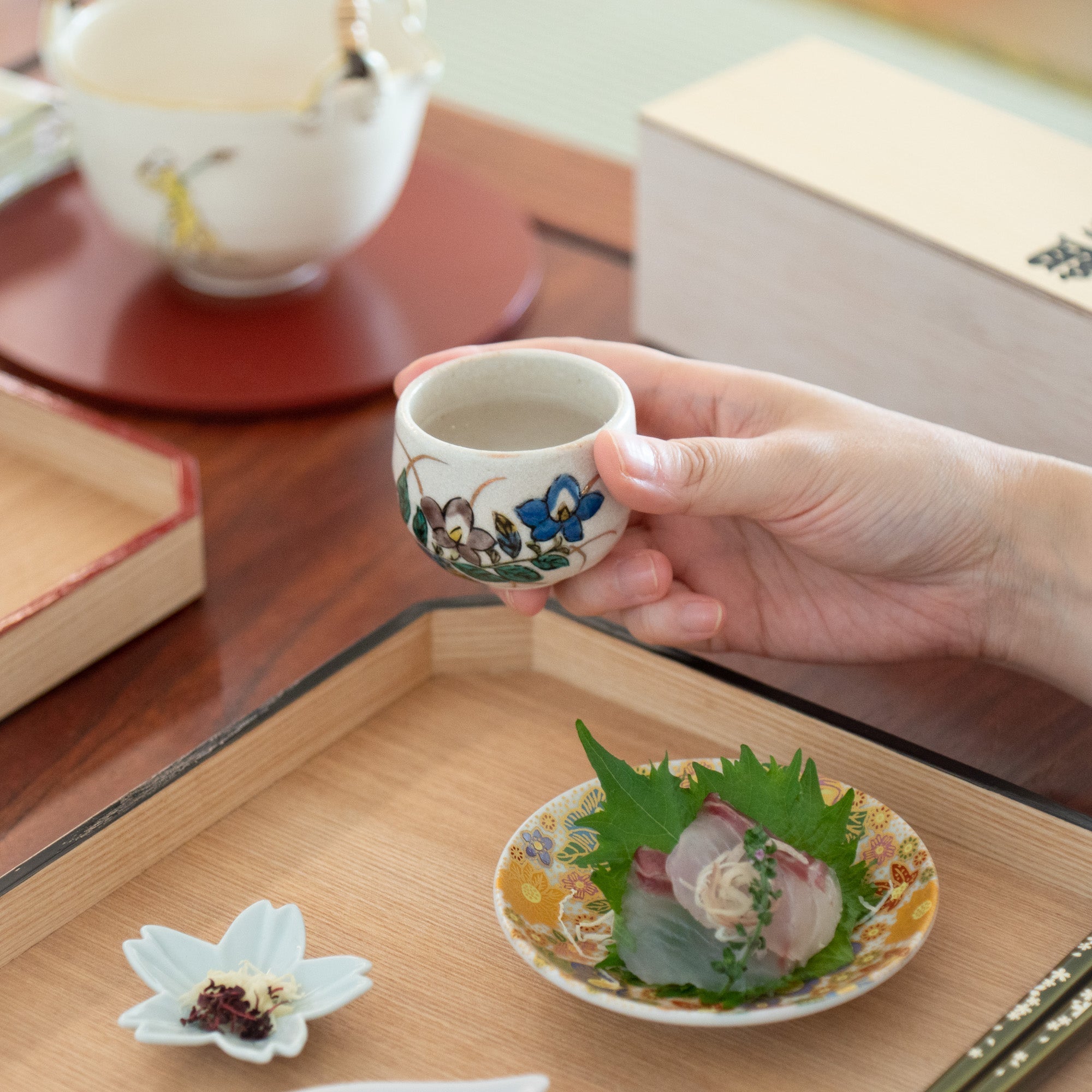 Musubi Kiln Five Flowers Ochoko Sake Cup Set