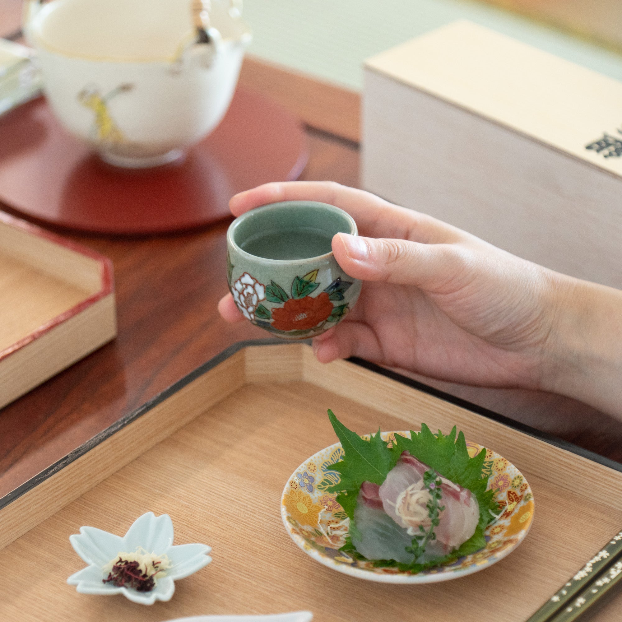 Musubi Kiln Five Flowers Ochoko Sake Cup Set