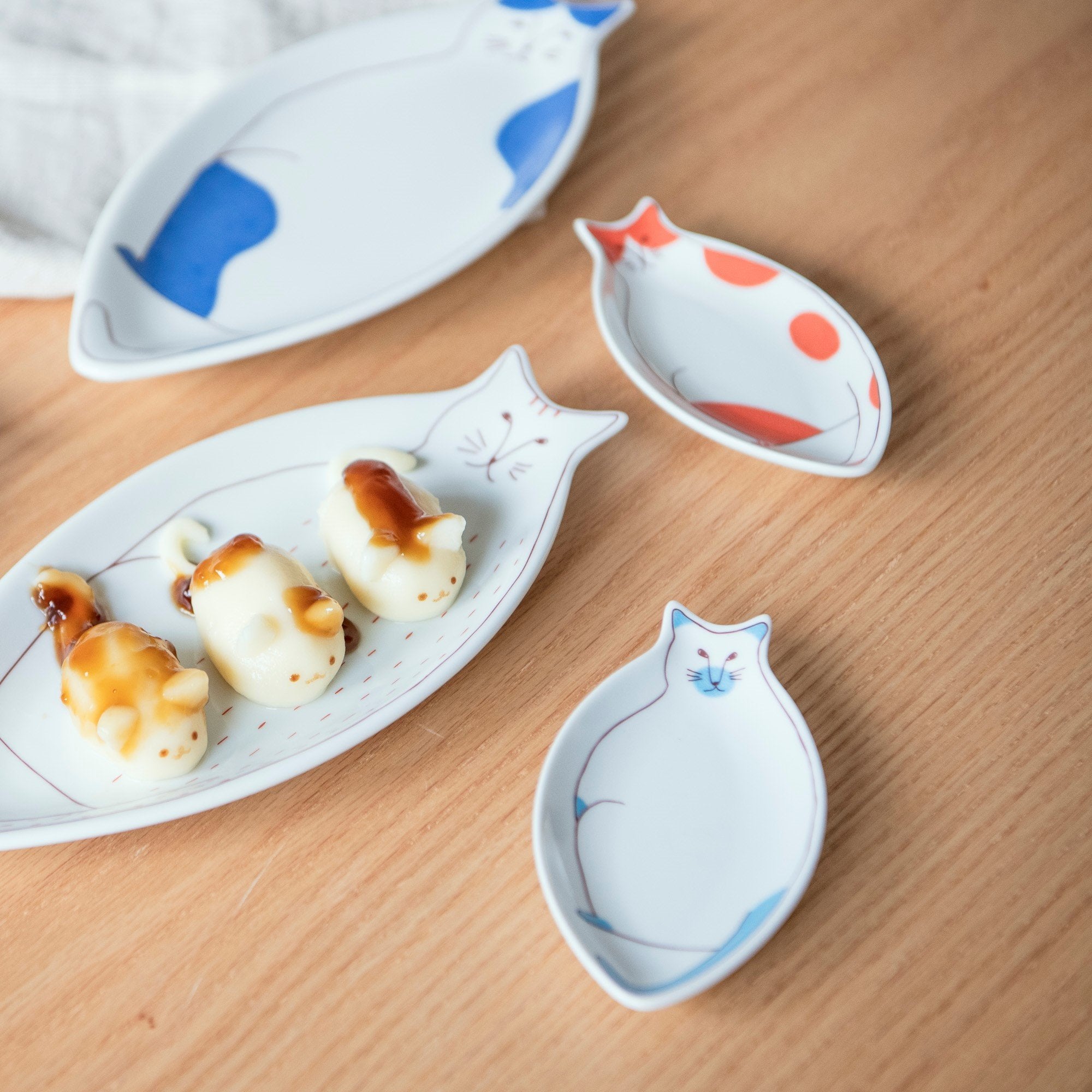 Musubi Kiln Cat Shaped Sauce Plate