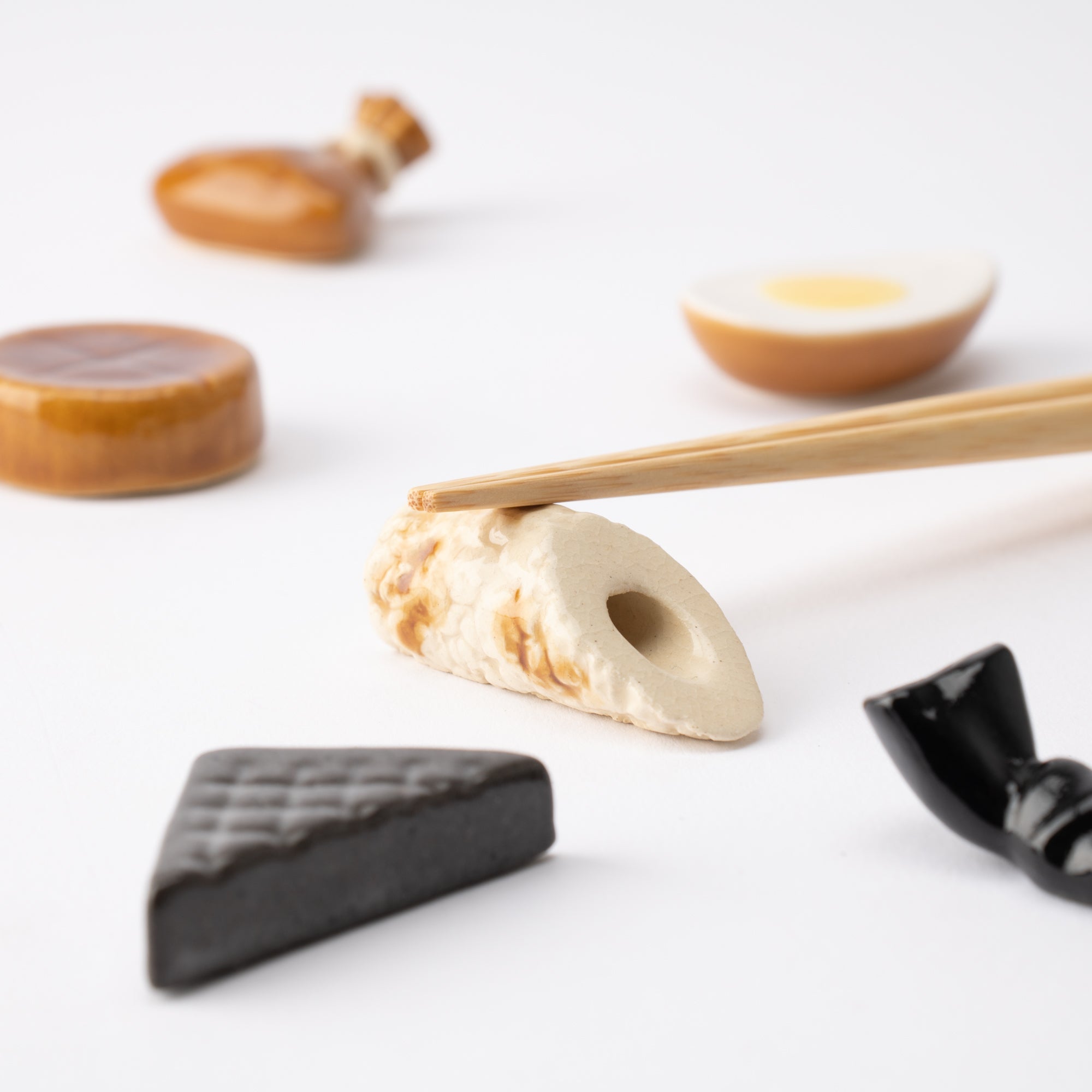 Musubi Kiln Oden Series Chopstick Rest