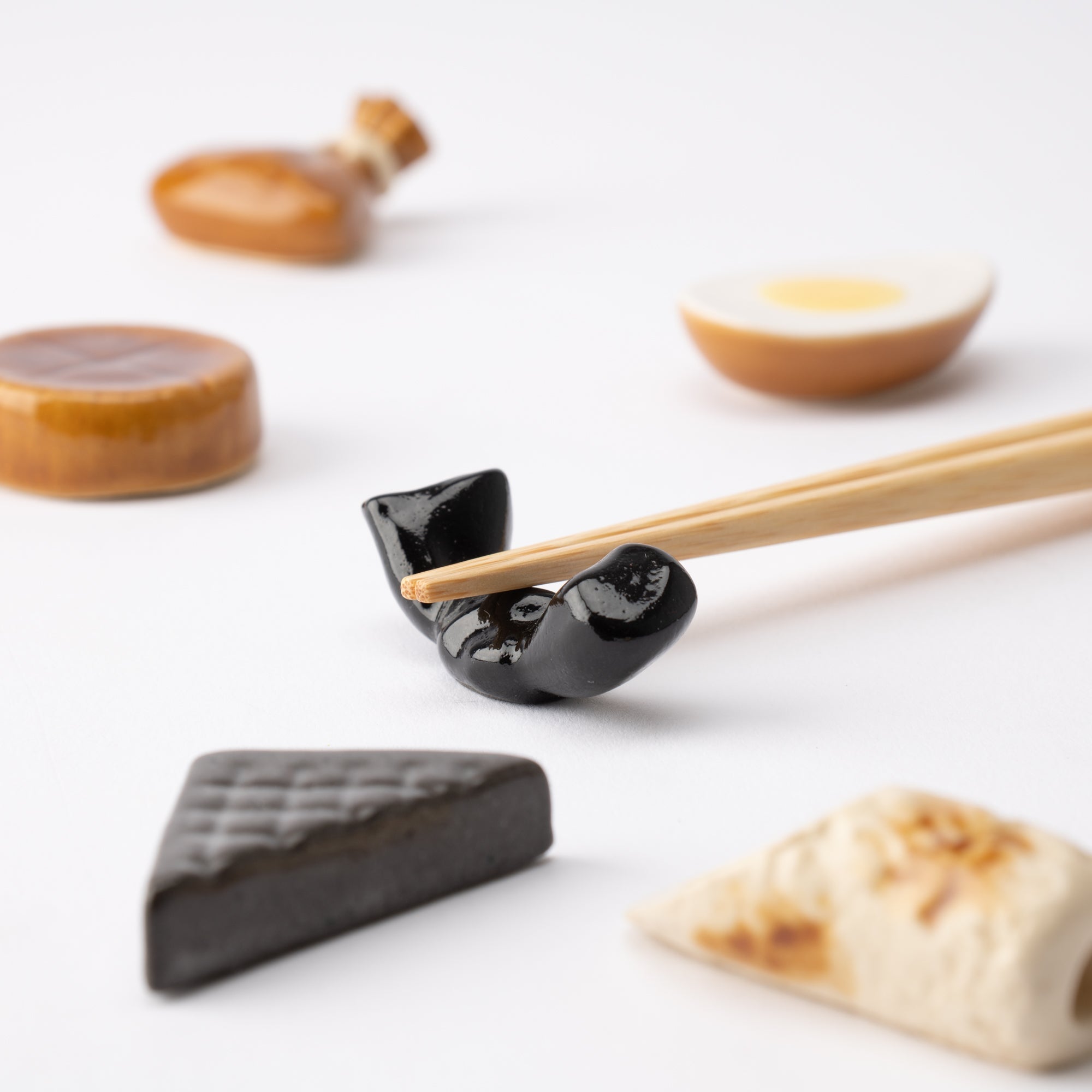 Musubi Kiln Oden Series Chopstick Rest