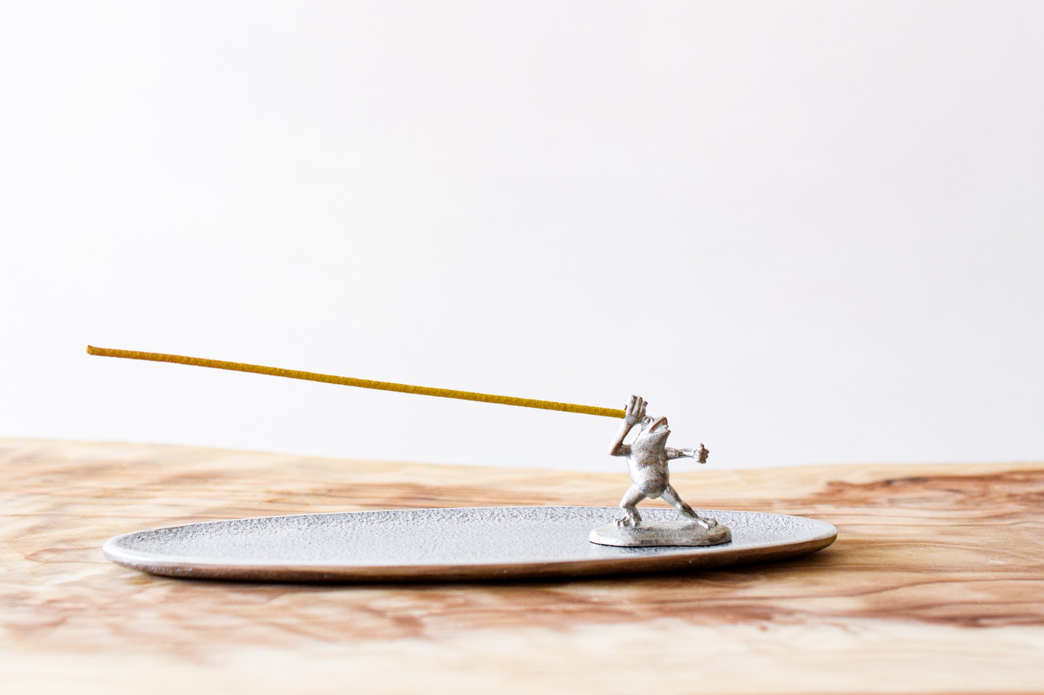 Juttoku Animal Scroll Incense Holder - Frog - view 5