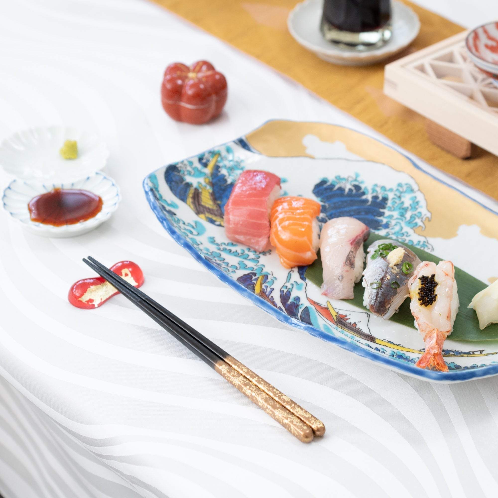 Musubi Kiln Zuiun Maki-e Chopsticks