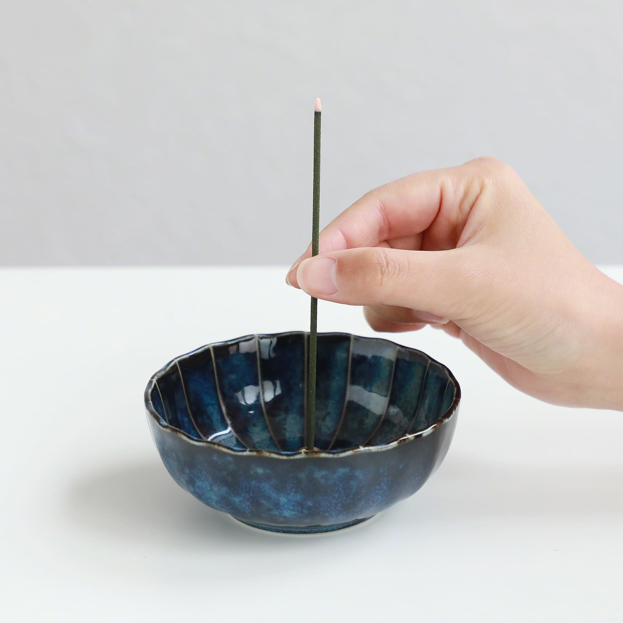 Asayu Japan Low Smoke Incense Gift Set Yoga; Lotus & Sandalwood Incense with Navy Blue Lotus Incense Holder