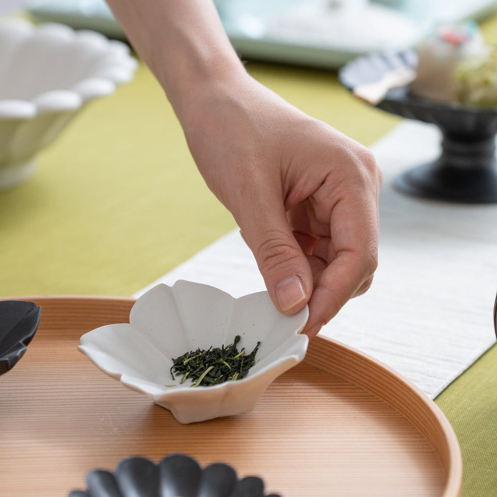 Musubi Kiln RYOUKA Sakura Sauce Plate