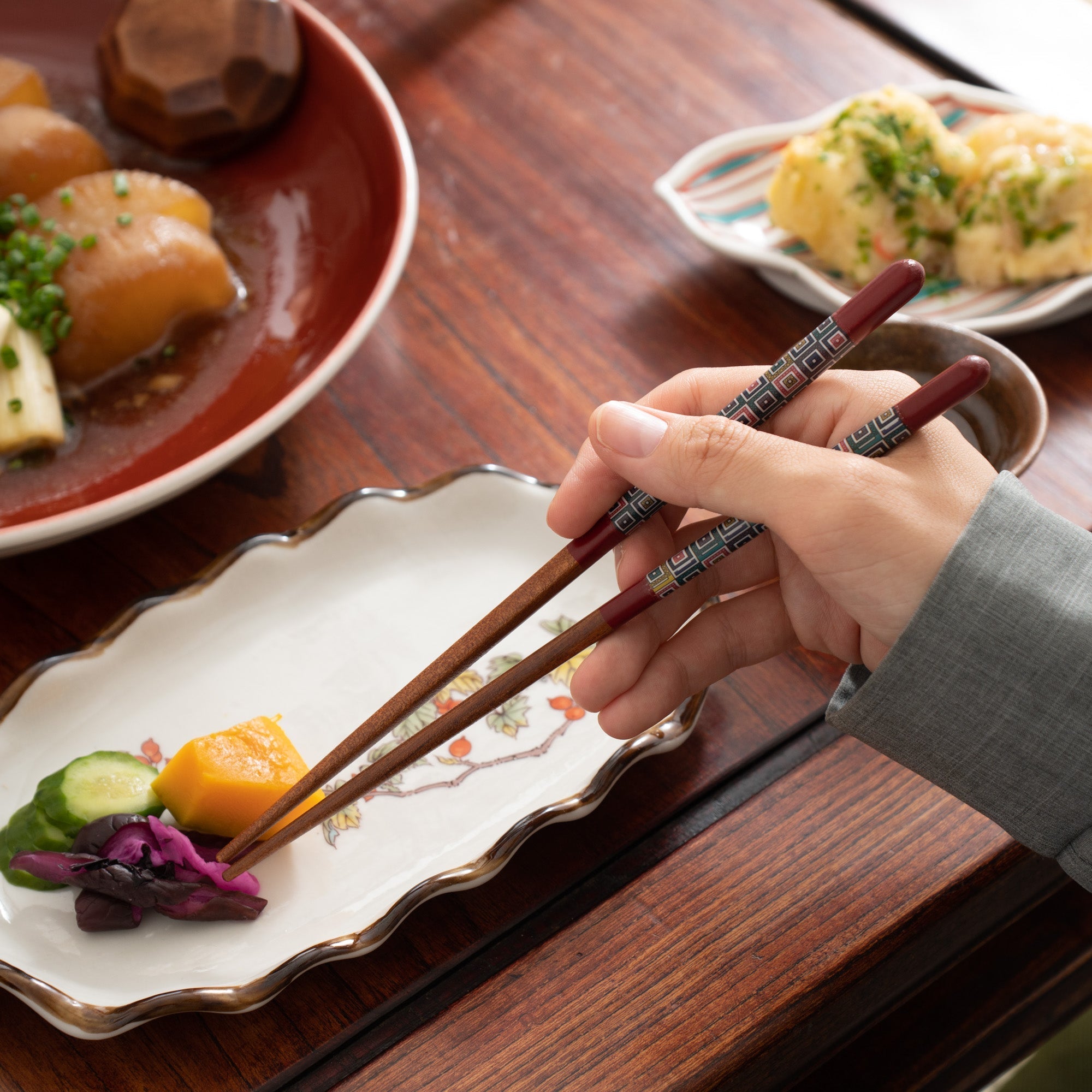 Musubi Kiln Red Kutani Colors Chopsticks