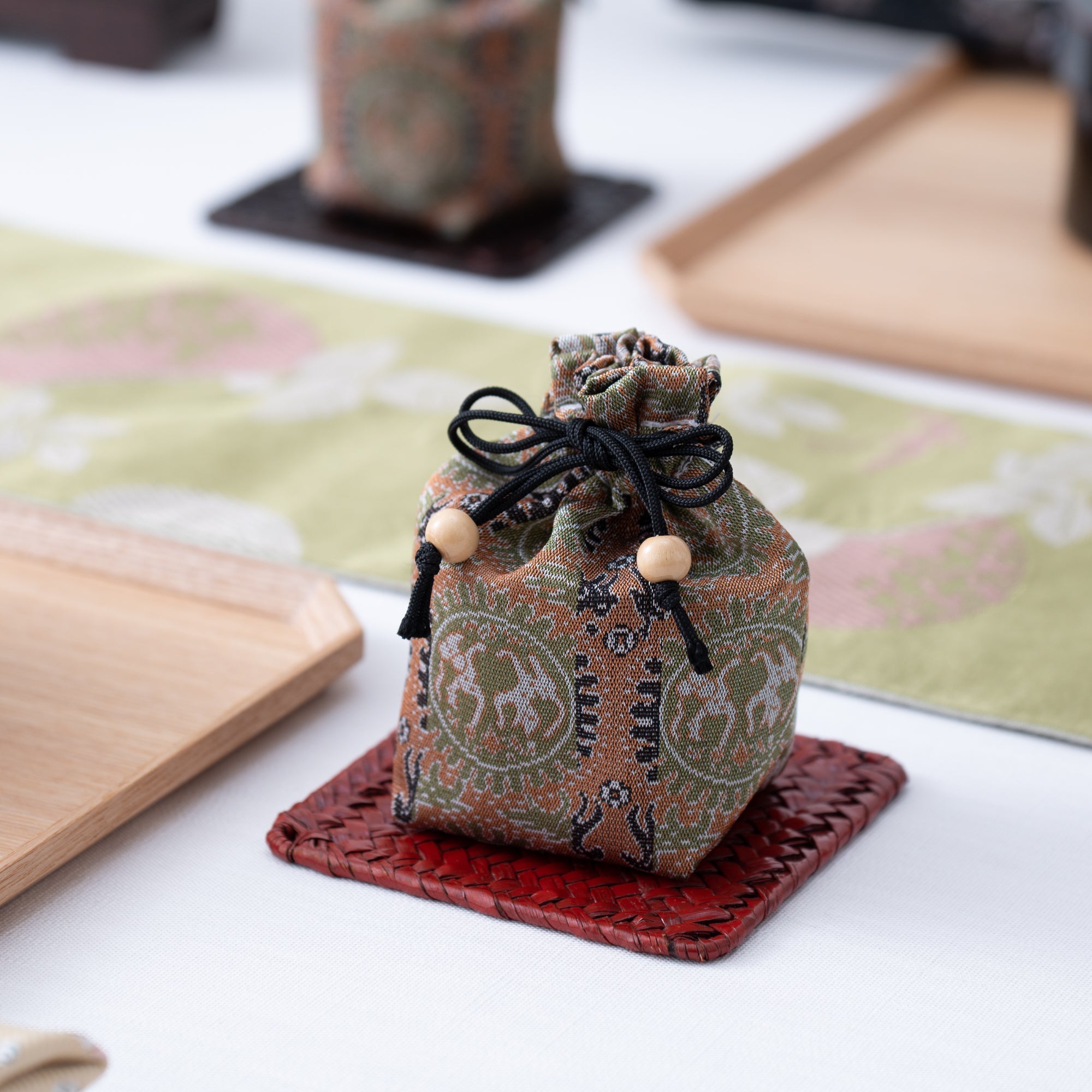 Musubi Kiln Portable Zelkova Guinomi Sake Cup Set