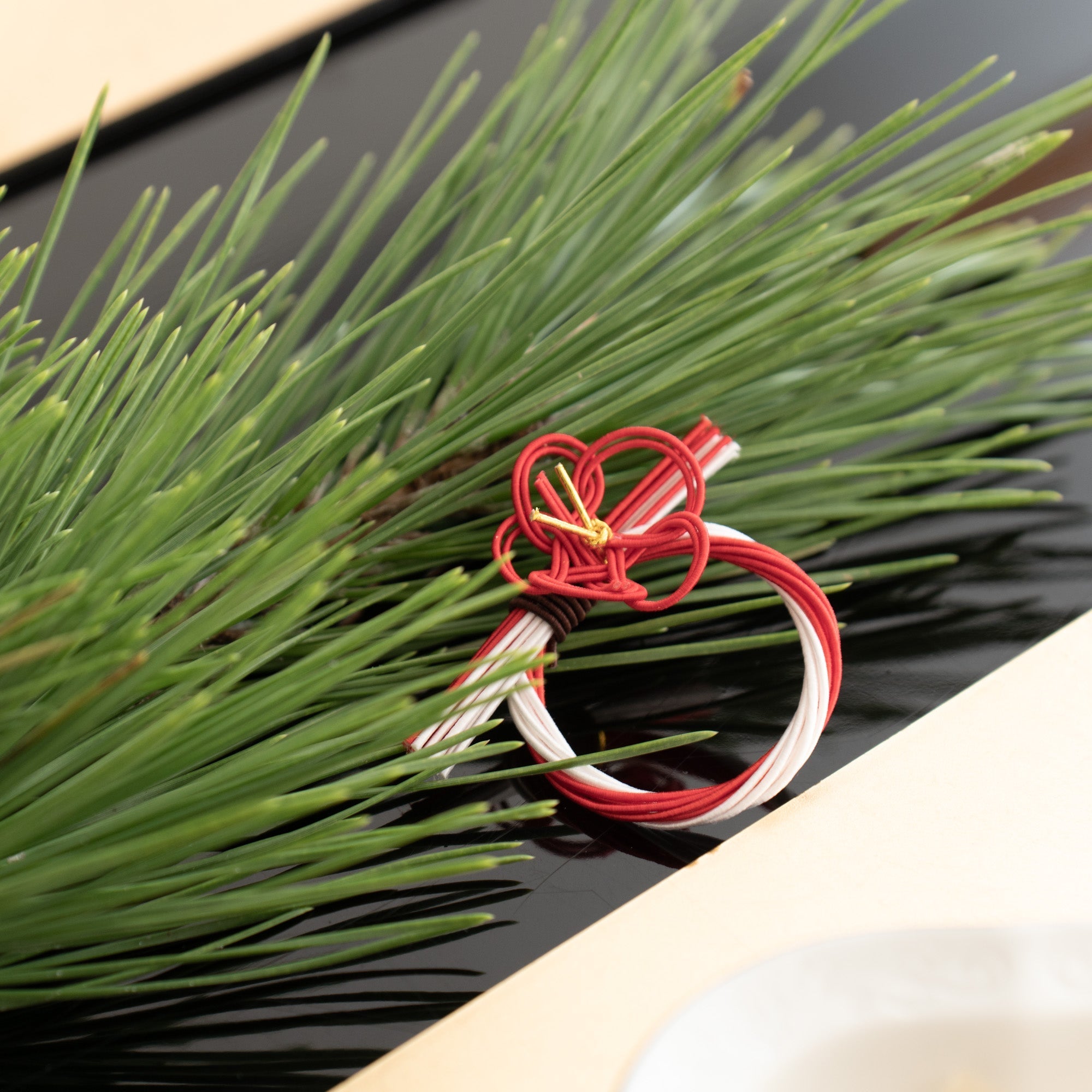 Musubi Kiln Plum Kaga Mizuhiki Chopstick Rest
